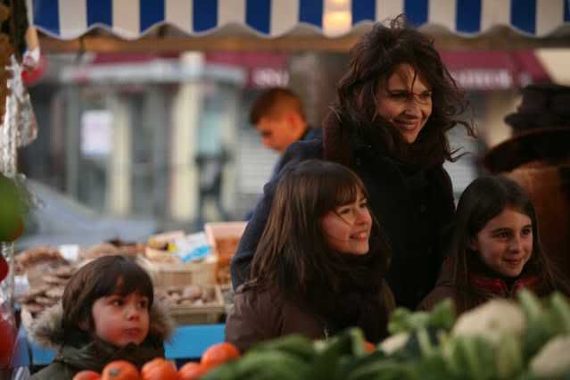 http://i6.photobucket.com/albums/y202/personalitytest/blog/paris_Binoche.jpg