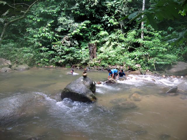 wallpaper pemandangan air terjun. gambar pemandangan…tp siapa