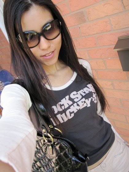 http://i6.photobucket.com/albums/y203/pc20001089/933a821e.jpg