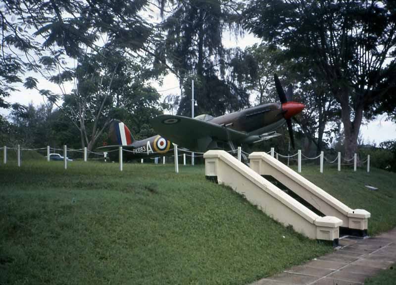 http://i6.photobucket.com/albums/y205/DarrenBe/Borneo7spitfire.jpg