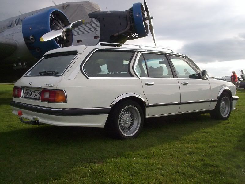 Who has seen a BMW e23 7 series wagon before like this
