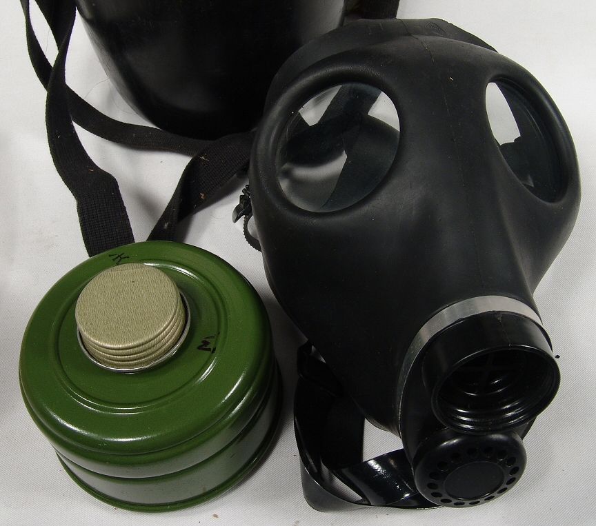 vintage AUER German Gas Mask with canister and plastic case eBay