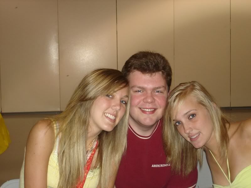 [Linked Image from i6.photobucket.com]