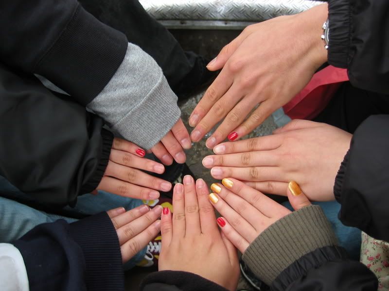 IMG_2775.jpg circle of hands! image by nat315