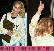 Jessica Simpson gives us the ring finger