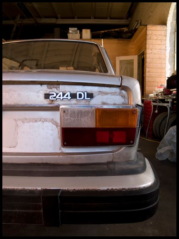 Volvo244-4.jpg