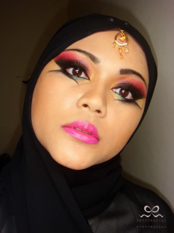 hijab styles and arabic makeup. version of Arabic Make Up