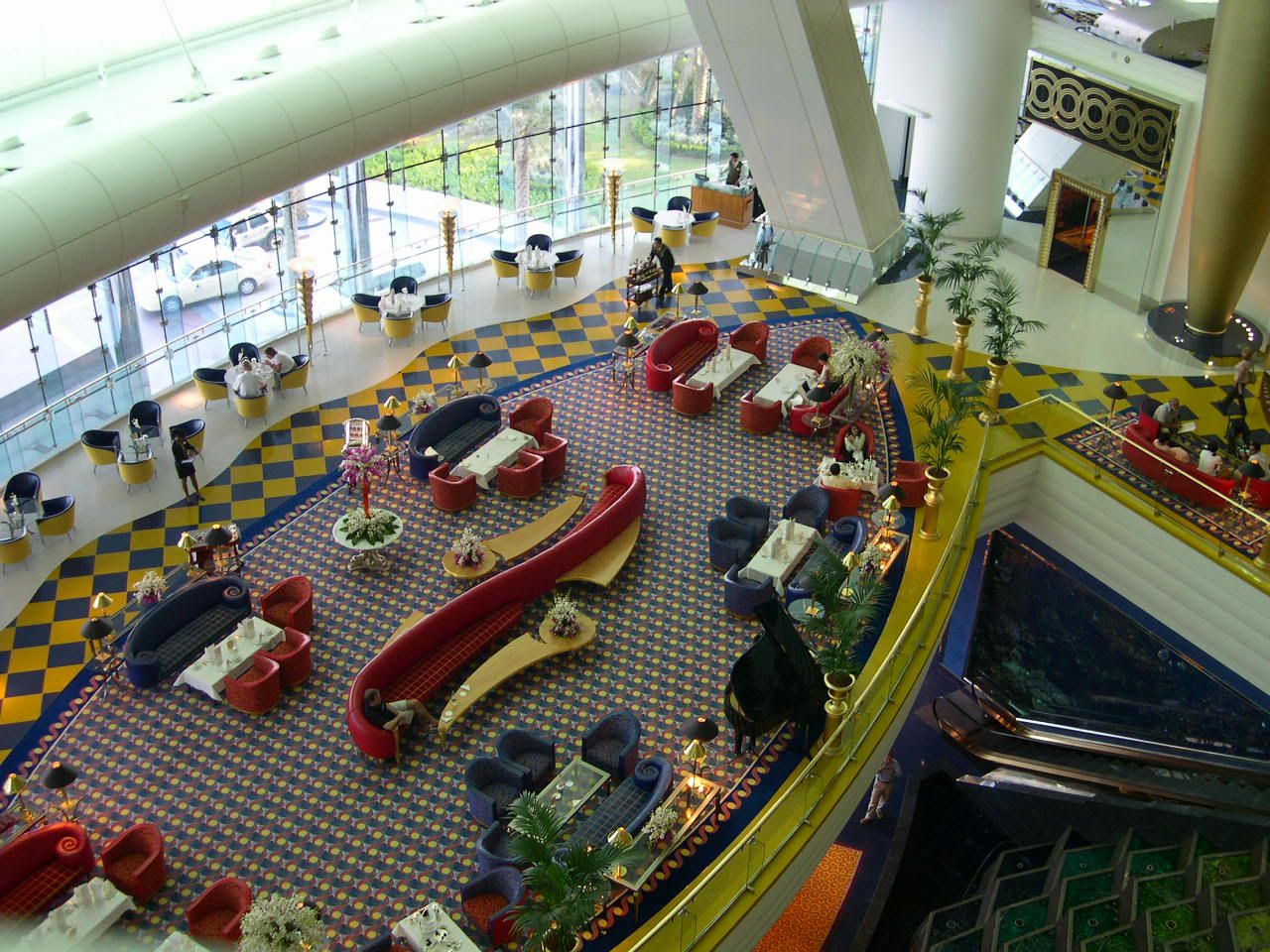 Burj_al-arab_indoor.jpg Burj_al-arab_indoor.jpg image by Robin882