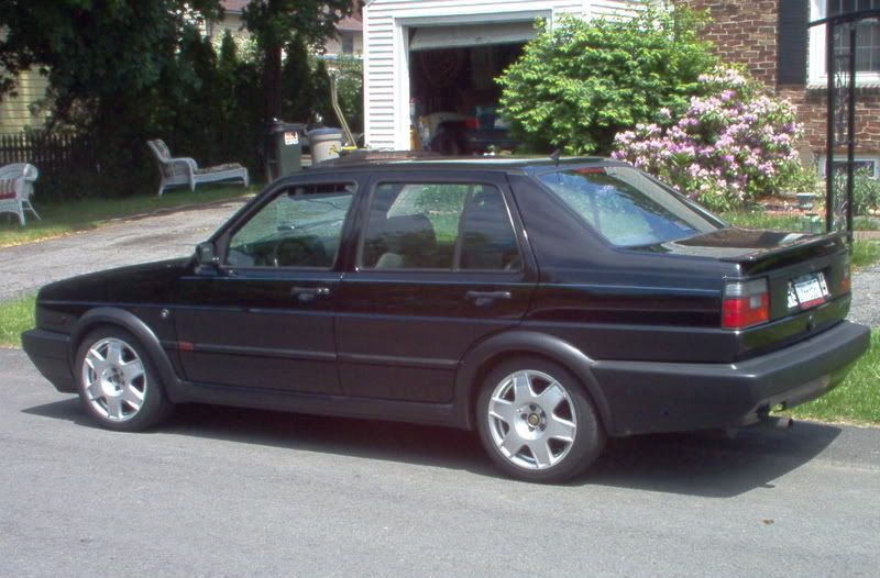 http://i6.photobucket.com/albums/y213/blackedout16vb3/mk2%20vr6%20jetta%20gli/IM000707.jpg