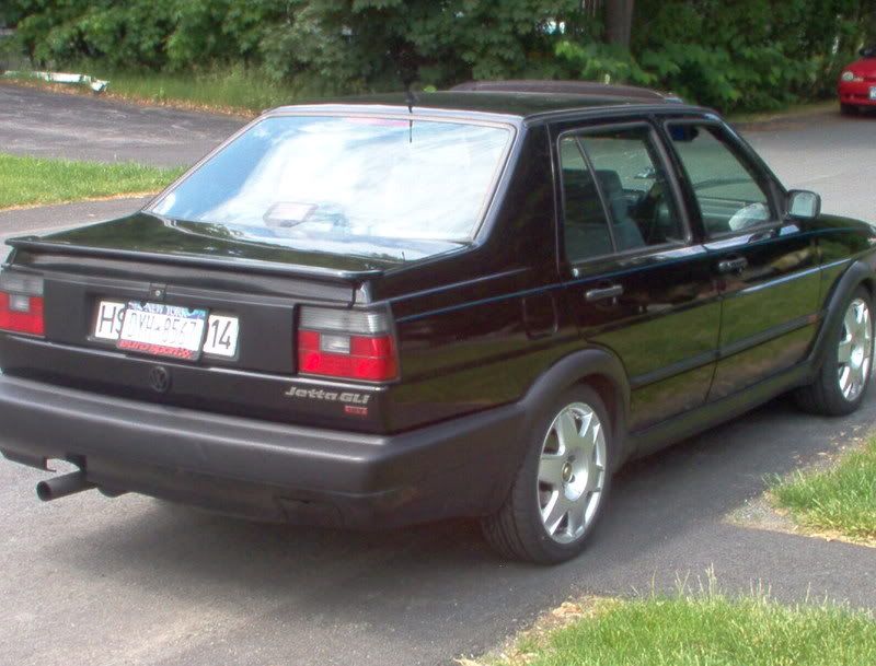 http://i6.photobucket.com/albums/y213/blackedout16vb3/mk2%20vr6%20jetta%20gli/IM000709.jpg