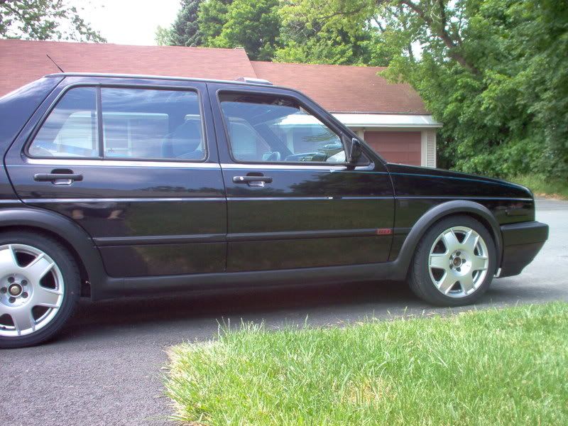 http://i6.photobucket.com/albums/y213/blackedout16vb3/mk2%20vr6%20jetta%20gli/IM000713.jpg