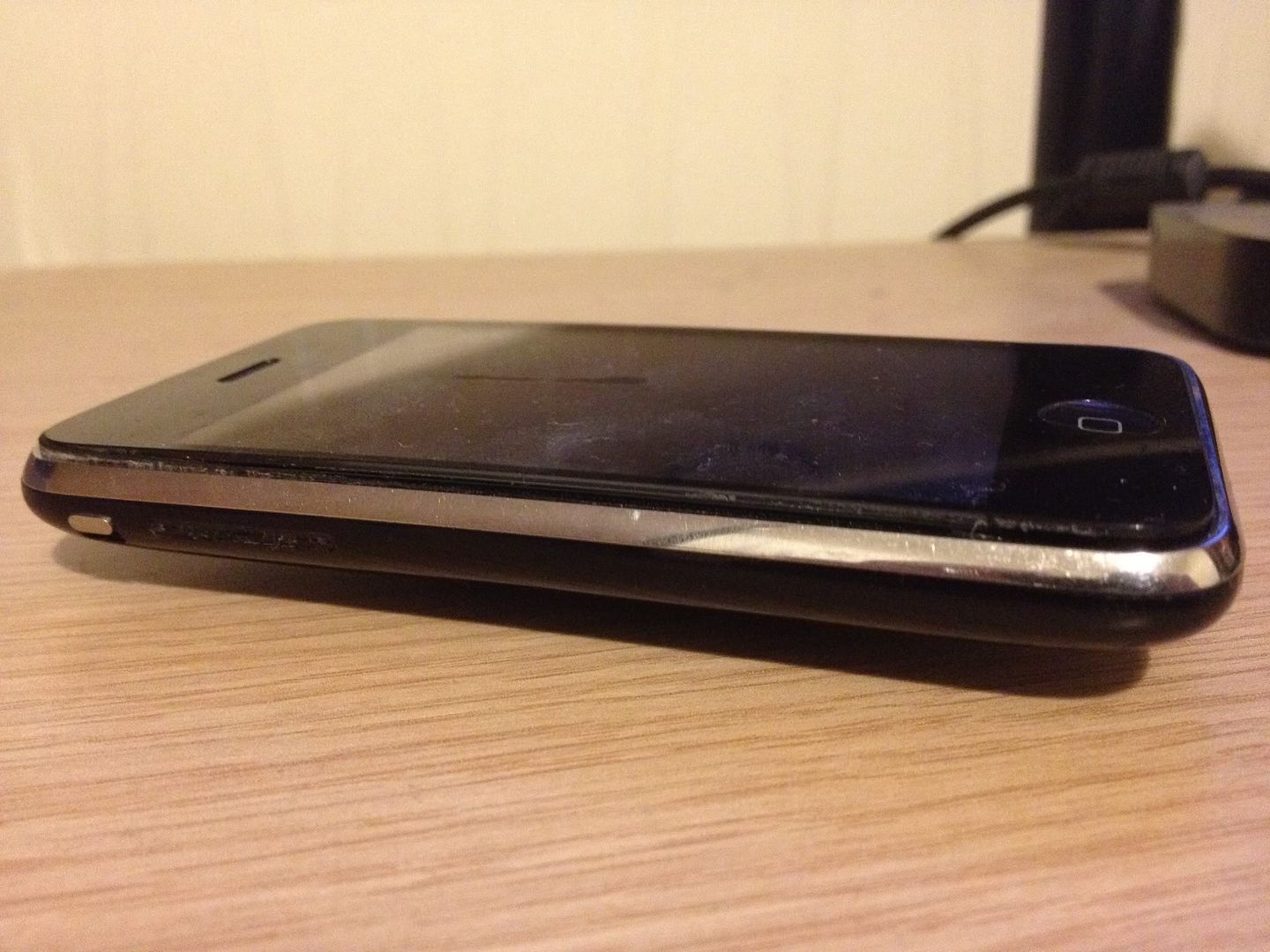 iPhone 3GS battery appears to have expanded. | MacRumors Forums