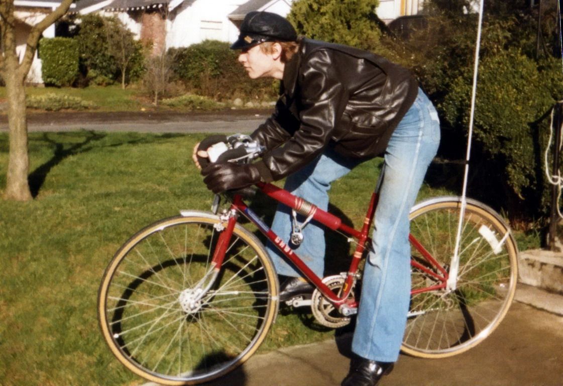 http://i6.photobucket.com/albums/y218/brownies4life/bonethugz/David1980.jpg