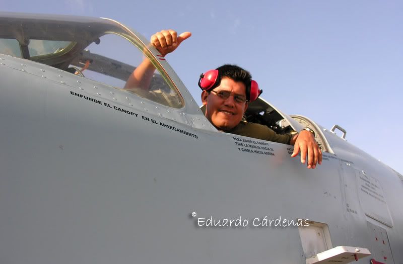 Su-25_FAP_Crew_SPUR_ECardenas.jpg