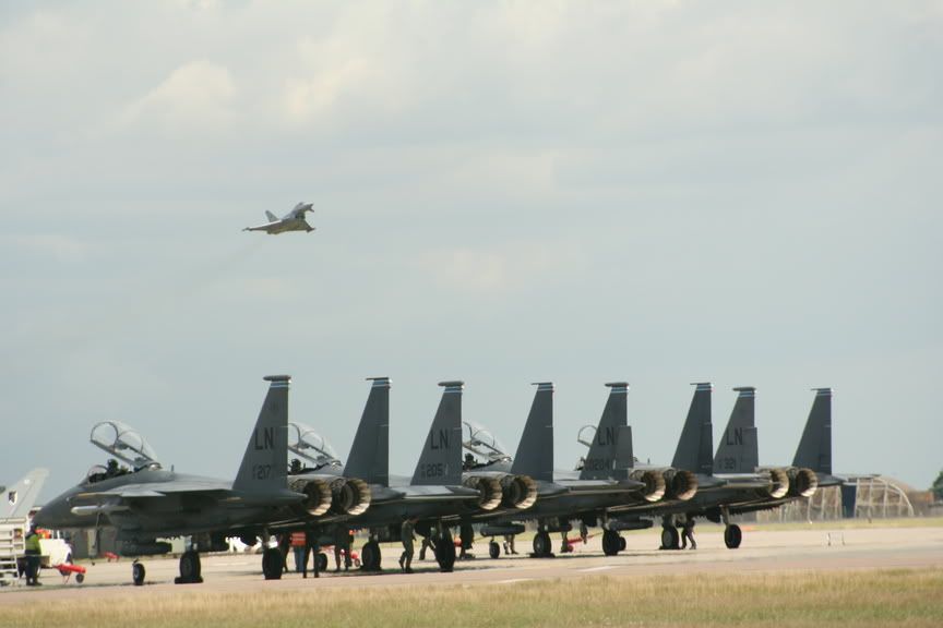 http://i6.photobucket.com/albums/y224/cital/Aircraft/Coningsby/0cde8e63.jpg