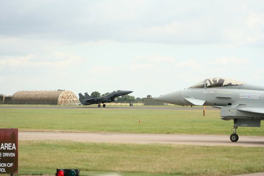 http://i6.photobucket.com/albums/y224/cital/Aircraft/Coningsby/2c063e3b.jpg