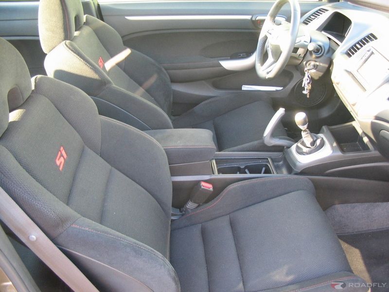 http://i6.photobucket.com/albums/y224/wakeboardGraeme/civic_interior.jpg