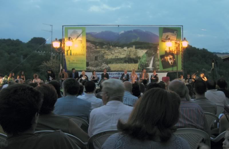 la piazza centrale di Abbateggio (PE) Abruzzo - dove si è svolta la cerimonia di premiazione