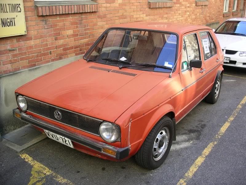 http://i6.photobucket.com/albums/y229/Chobis24/My%20Bollocks/1977VWGolfMk1_01.jpg