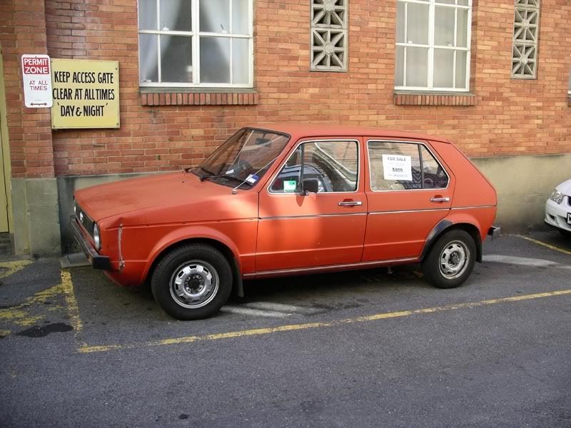 http://i6.photobucket.com/albums/y229/Chobis24/My%20Bollocks/1977VWGolfMk1_02.jpg