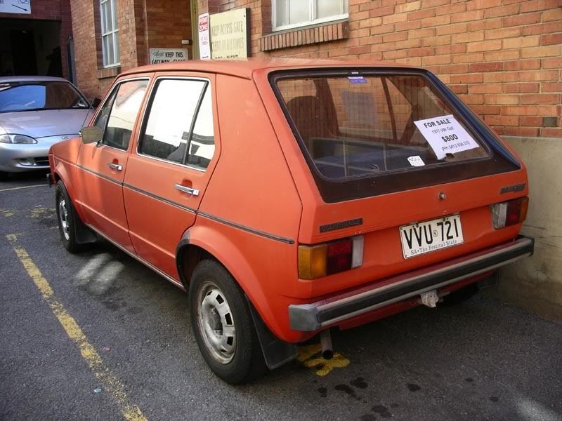 http://i6.photobucket.com/albums/y229/Chobis24/My%20Bollocks/1977VWGolfMk1_03.jpg