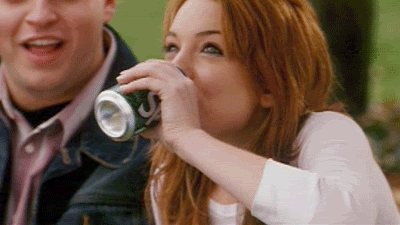 Lindsay-Lohan-Spits-Out-Drink_zpsabbe9ccd.gif