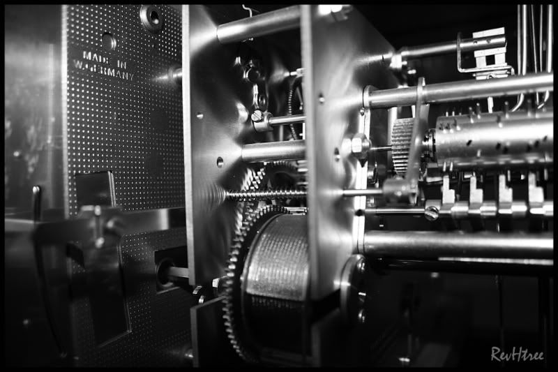 IMAGE: http://i6.photobucket.com/albums/y232/revhtree/abstractclock.jpg