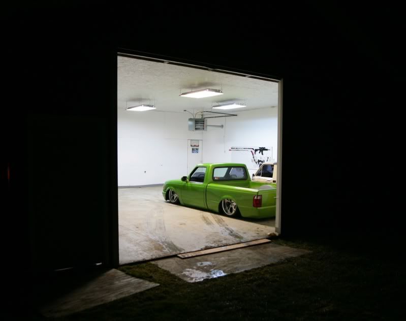 IMAGE: http://i6.photobucket.com/albums/y234/FlatblackNoma/New%20Stuff/IMG_1485.jpg