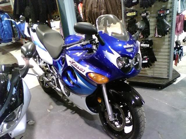 http://i6.photobucket.com/albums/y234/ke20v03in/IMG00265.jpg