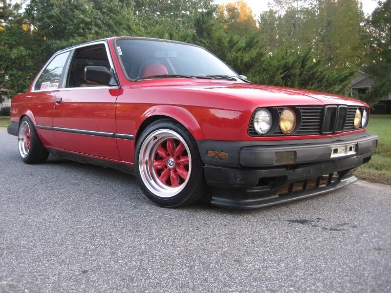 http://i6.photobucket.com/albums/y237/simontibbett/E30%20325/E30010.jpg