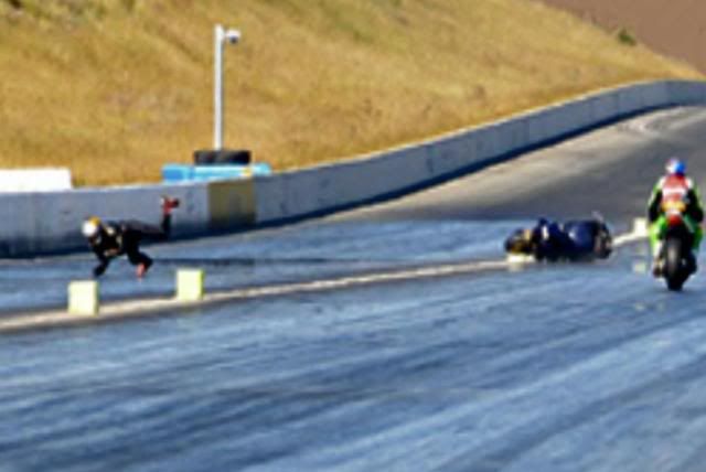 [Image: simmocrash1cropped.jpg]