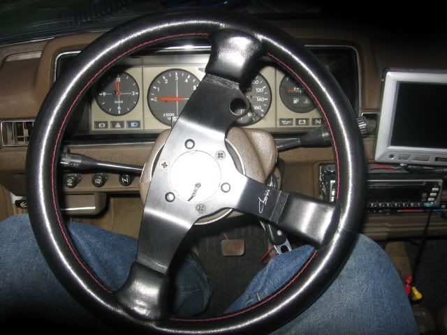 [http://i6.photobucket.com/albums/y240/GynZi/datsun/IMG_3619.jpg]