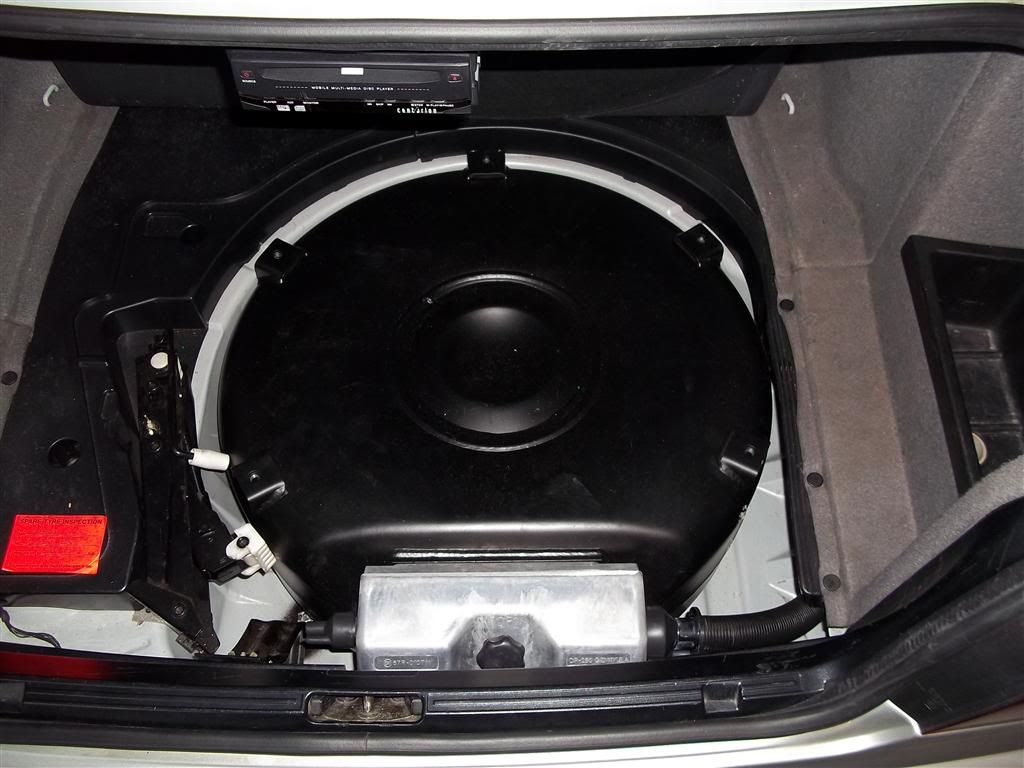 Bmw compact boot open