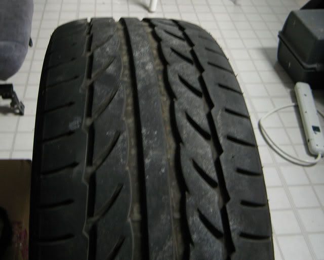 http://i6.photobucket.com/albums/y242/kingrukus/tire1.jpg