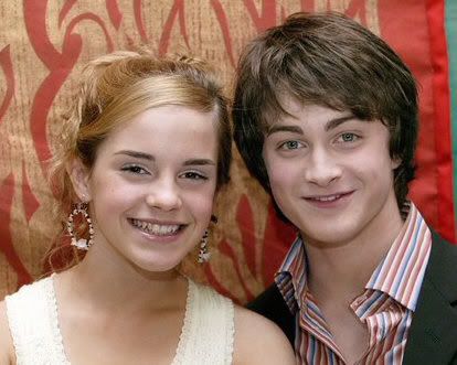 Daniel Radcliffe and Emma Watson Hook Up
