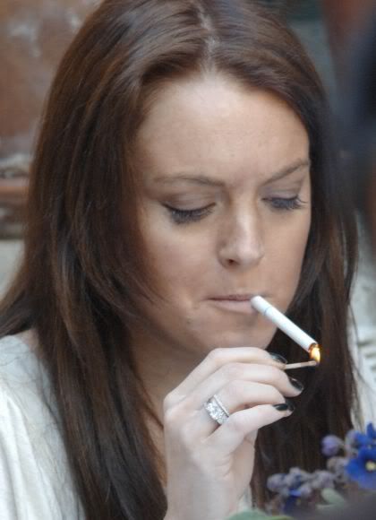 Lindsay Lohan Smoking at the Ivy