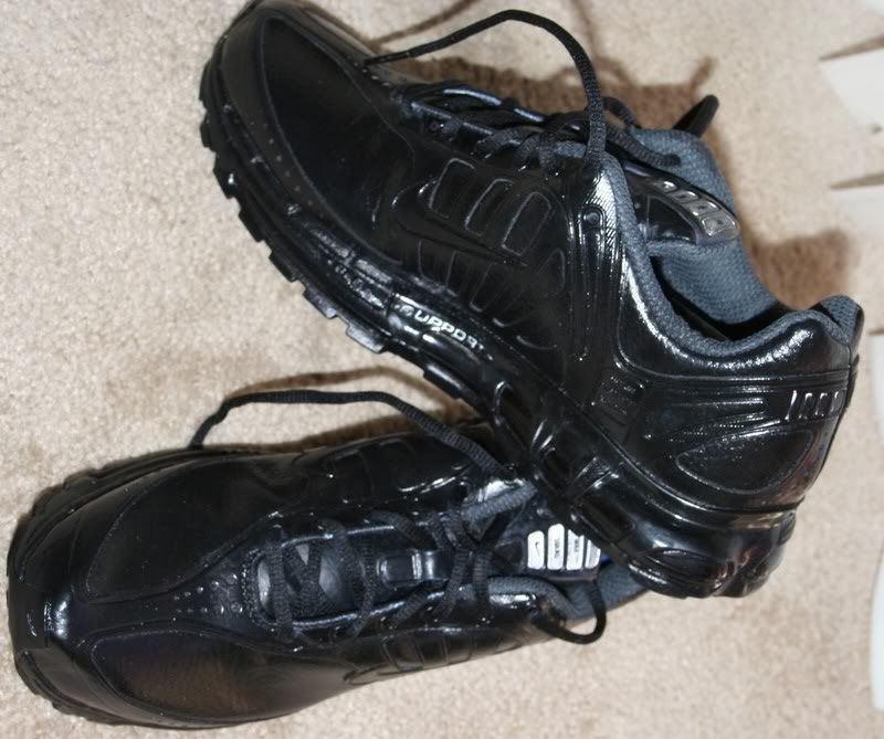 Shoes for refereeing basketball 