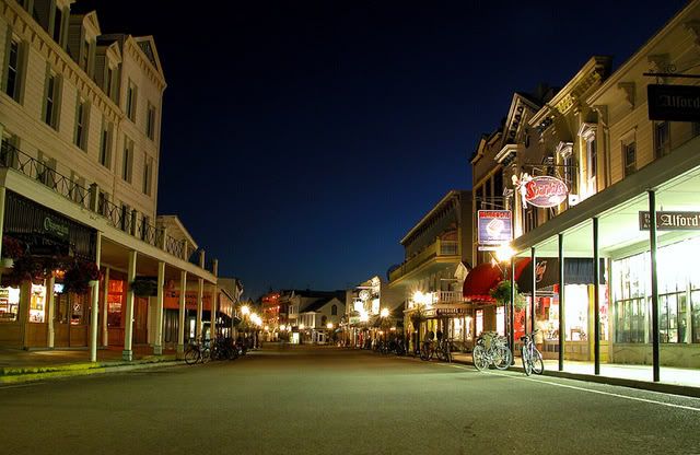 main_street_mackinaw_island.jpg