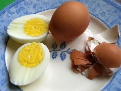 Food, In The Main...: Curried eggs in coconut-milk gravy