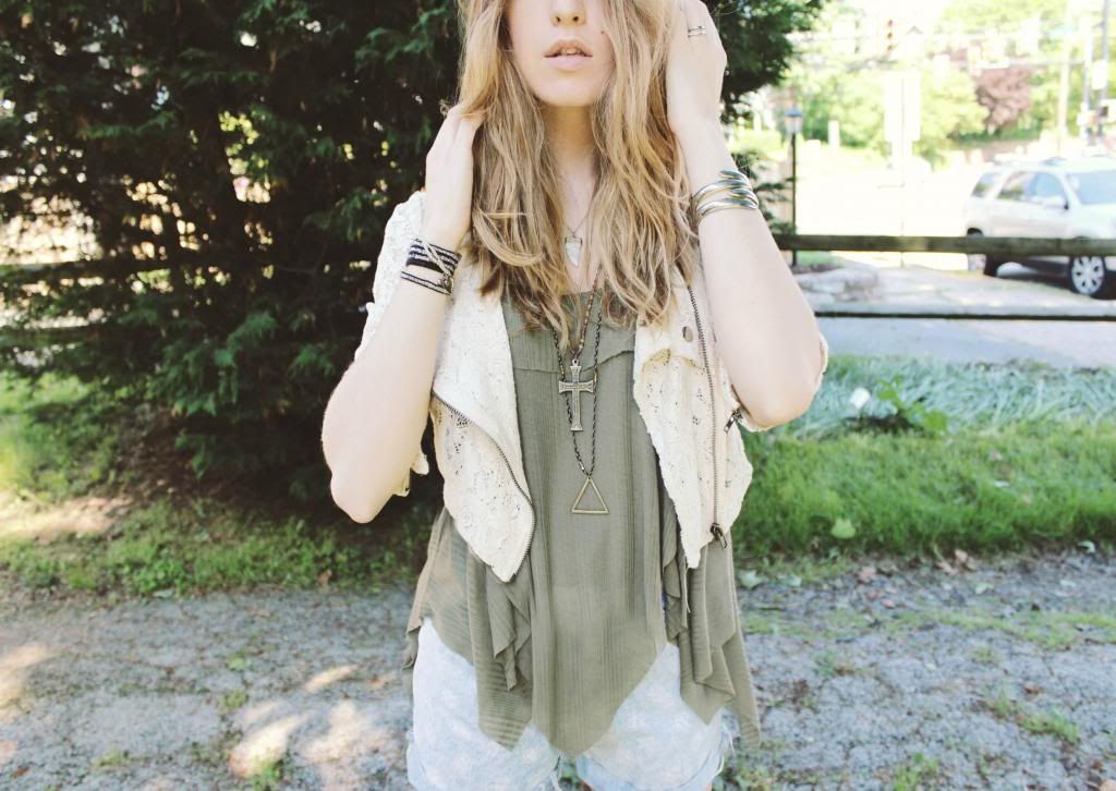 wolf and lace blog fashion style beauty hair makeup hippie gypsy boho bohemian girl girls woman women cute love beautiful fun pretty swag stylish design model outfit look lookbook ootd jewelry shopping accessories bag purse glam how to diy boots shoes heels free people freepeople fp fpgirls fpme ideas moto biker jacket motorcycle