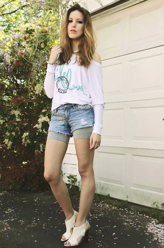 wolf and lace fashion style blog solidstitch diy studded shorts