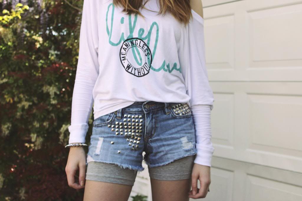 wolf and lace fashion style blog solidstitch diy studded shorts