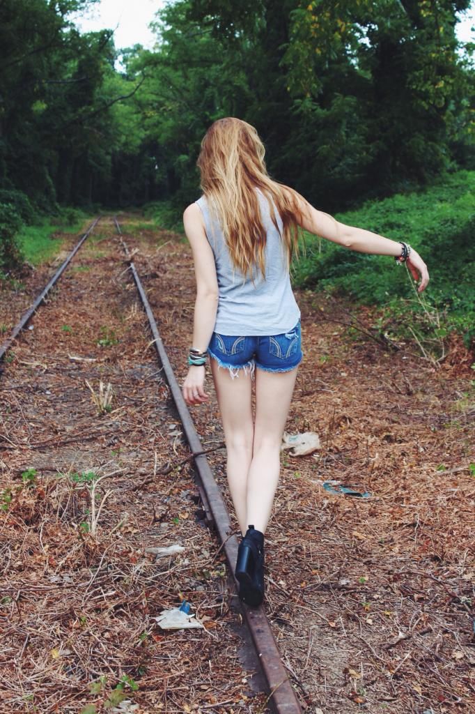 wolf and lace blog fashion style beauty hair makeup hippie gypsy boho bohemian girl girls woman women cute love beautiful fun pretty swag stylish design model outfit look lookbook ootd jewelry shopping accessories bag purse glam how to diy boots shoes heels free people freepeople fp fpgirls fpme ideas diy marilyn monroe crop top jeffrey campbell rum moto boots