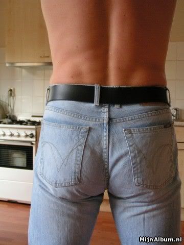 [img width=360 height=480]http://i6.photobucket.com/albums/y247/hobbie73/jeffrey.jpg[/img]