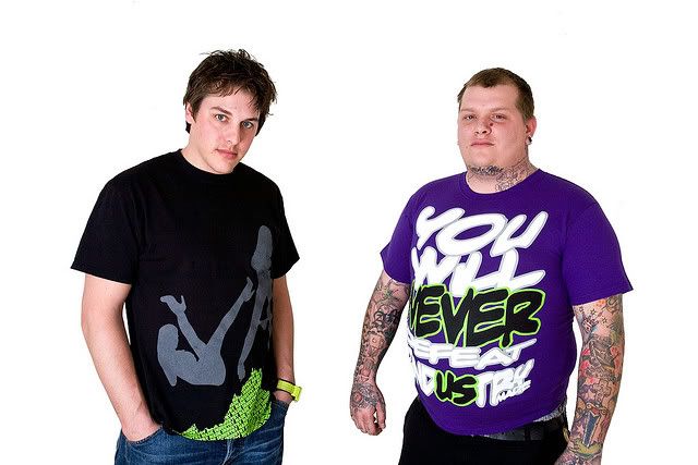 IMAGE: http://i6.photobucket.com/albums/y249/SublimeEp/4447414742_85b5a594bf_z.jpg