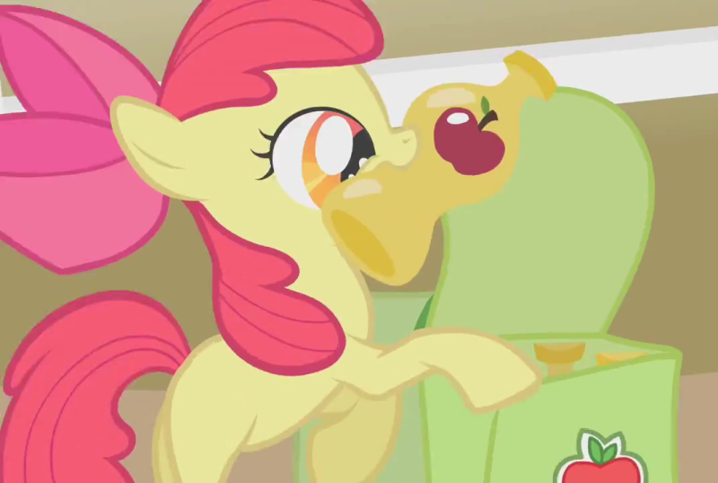 Apple_Bloom_with_bottles_s01e07.png