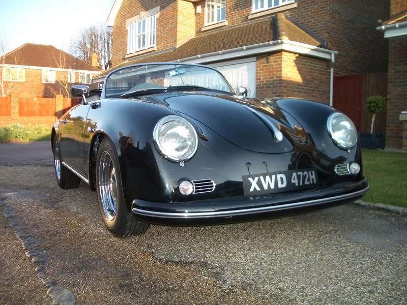 It's a Porsche 356 Speedster Sebring style 4ply very high quality GRP body