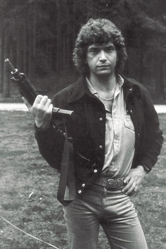 now that's a gun photo nowthatsagun_zpsba15842a.jpg